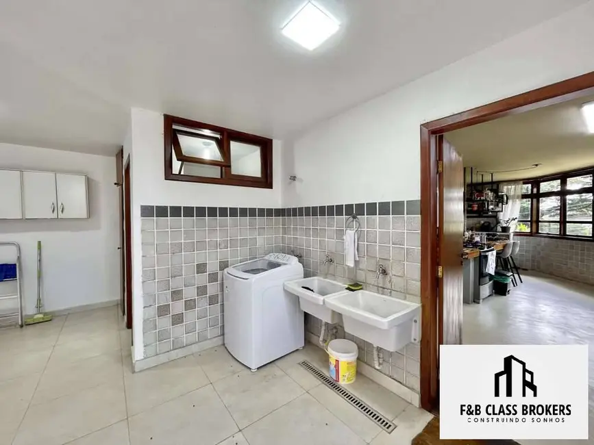 Casa com 5 quartos à venda, 1500m2 em Nova Fazendinha, Carapicuiba - SP - imagem 8 Foto 8 de Casa com 5 quartos à venda, 1500m2 em Nova Fazendinha, Carapicuiba - SP