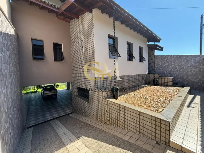 Casa com 5 quartos para alugar, 328m2 em Centro, Atibaia - SP - imagem 3 Foto 3 de Casa com 5 quartos para alugar, 328m2 em Centro, Atibaia - SP