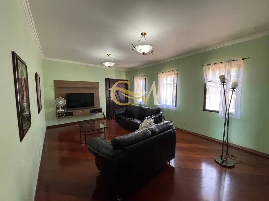 Casa com 5 quartos para alugar, 328m2 em Centro, Atibaia - SP - imagem 6 Foto 6 de Casa com 5 quartos para alugar, 328m2 em Centro, Atibaia - SP