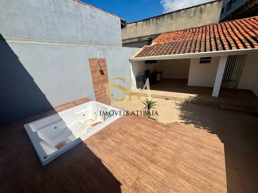 Foto 1 de Casa com 3 quartos à venda e para alugar, 250m2 em Atibaia Jardim, Atibaia - SP