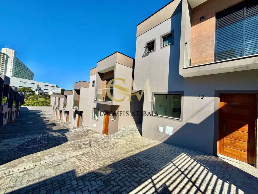Casa com 2 quartos à venda, 100m2 em Jardim Santo Antônio, Atibaia - SP - imagem 2 Foto 2 de Casa com 2 quartos à venda, 100m2 em Jardim Santo Antônio, Atibaia - SP