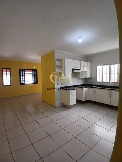 Foto 1 de Casa com 2 quartos à venda, 175m2 em Nova Cerejeira, Atibaia - SP