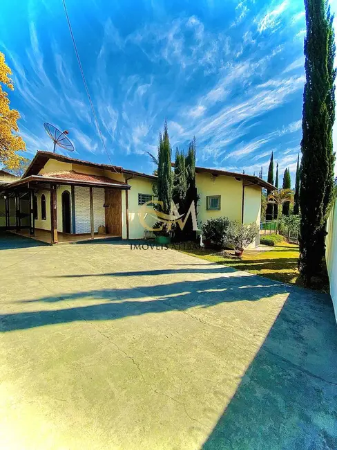 Foto 3 de Casa com 3 quartos à venda, 1000m2 em Jardim Estância Brasil, Atibaia - SP