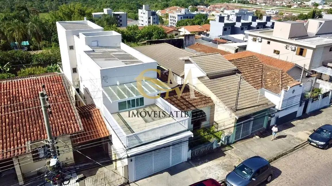 Foto 3 de Casa com 7 quartos à venda, 180m2 em Centro, Atibaia - SP