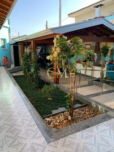 Foto 2 de Casa com 2 quartos à venda e para alugar, 250m2 em Alvinópolis, Atibaia - SP