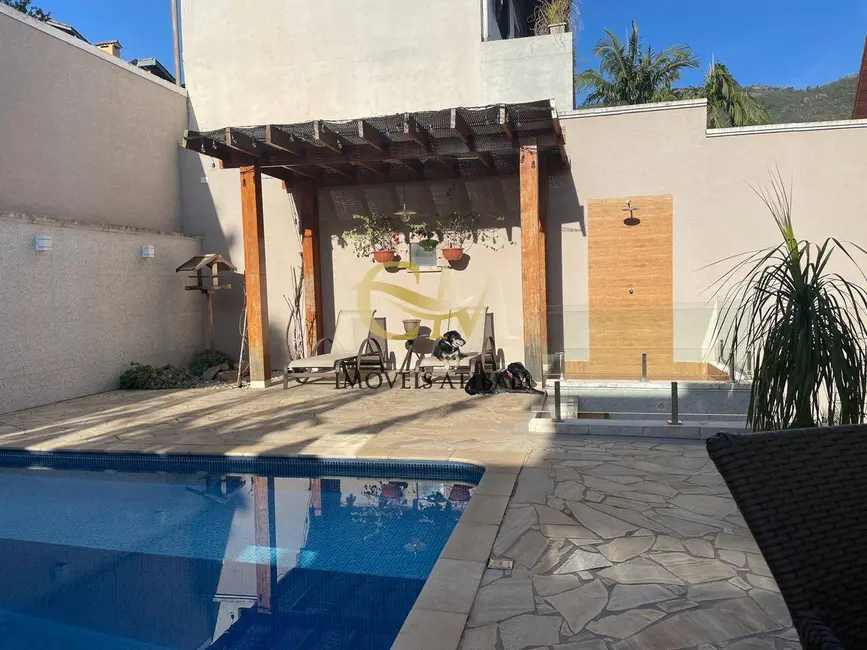 Foto 2 de Casa com 3 quartos à venda, 360m2 em Parque Arco Iris, Atibaia - SP