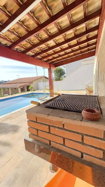 Casa com 4 quartos à venda e para alugar, 900m2 em Vila Santista, Atibaia - SP - imagem 6 Foto 6 de Casa com 4 quartos à venda e para alugar, 900m2 em Vila Santista, Atibaia - SP
