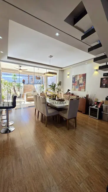Foto 8 de Casa com 3 quartos à venda, 360m2 em Parque Arco Iris, Atibaia - SP
