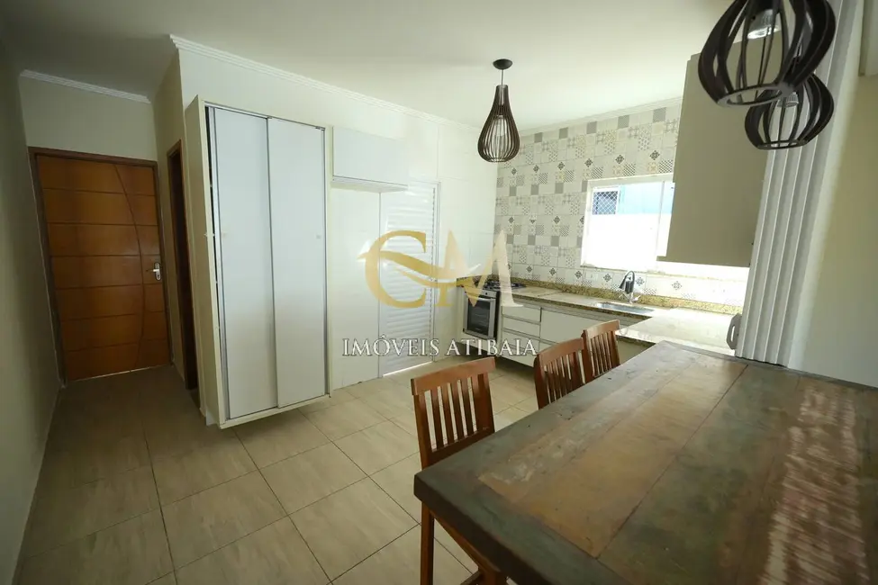 Casa com 3 quartos à venda e para alugar, 116m2 em Jardim América, Atibaia - SP - imagem 5 Foto 5 de Casa com 3 quartos à venda e para alugar, 116m2 em Jardim América, Atibaia - SP