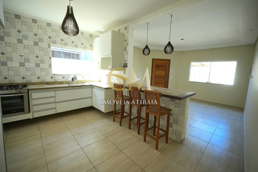 Casa com 3 quartos à venda e para alugar, 116m2 em Jardim América, Atibaia - SP - imagem 3 Foto 3 de Casa com 3 quartos à venda e para alugar, 116m2 em Jardim América, Atibaia - SP