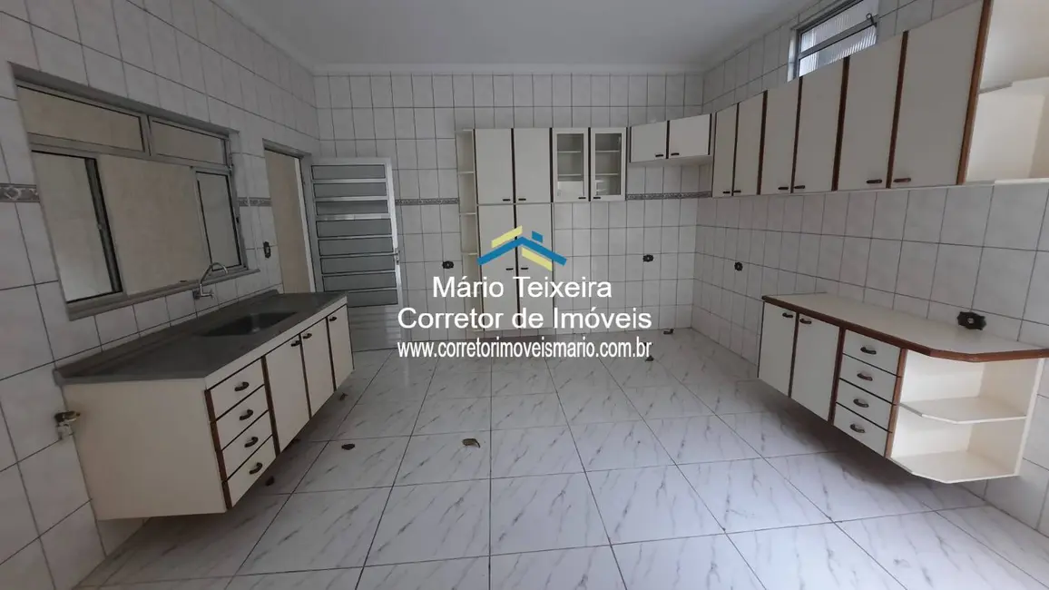 Casa com 4 quartos à venda, 130m2 em Sao Jose Dos Campos - SP - imagem 3 Foto 3 de Casa com 4 quartos à venda, 130m2 em Sao Jose Dos Campos - SP