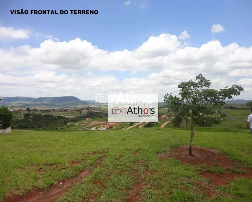 Foto 3 de Terreno / Lote à venda, 370m2 em Pardinho - SP