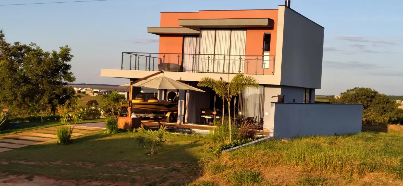 Foto 2 de Sobrado com 3 quartos à venda, 444m2 em Paranapanema - SP