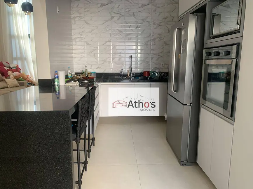 Casa de Condomínio com 3 quartos à venda, 205m2 em Indaiatuba - SP - imagem 9 Foto 9 de Casa de Condomínio com 3 quartos à venda, 205m2 em Indaiatuba - SP