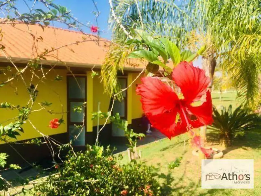 Foto 3 de Chácara com 3 quartos à venda, 2800m2 em Chácara Maracajás, Salto - SP