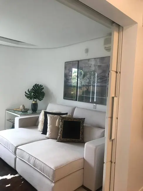 Casa com 4 quartos para alugar, 450m2 em Jurerê, Florianopolis - SC - imagem 6 Foto 6 de Casa com 4 quartos para alugar, 450m2 em Jurerê, Florianopolis - SC