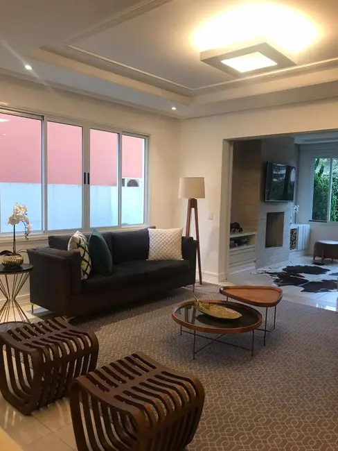 Casa com 4 quartos para alugar, 450m2 em Jurerê, Florianopolis - SC - imagem 5 Foto 5 de Casa com 4 quartos para alugar, 450m2 em Jurerê, Florianopolis - SC