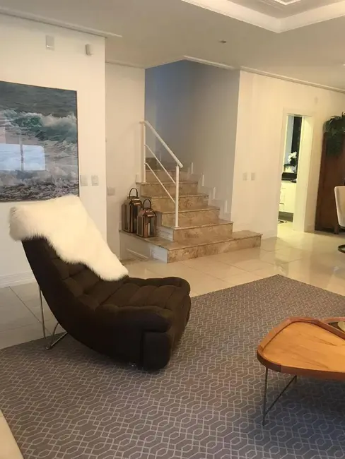 Casa com 4 quartos para alugar, 450m2 em Jurerê, Florianopolis - SC - imagem 8 Foto 8 de Casa com 4 quartos para alugar, 450m2 em Jurerê, Florianopolis - SC