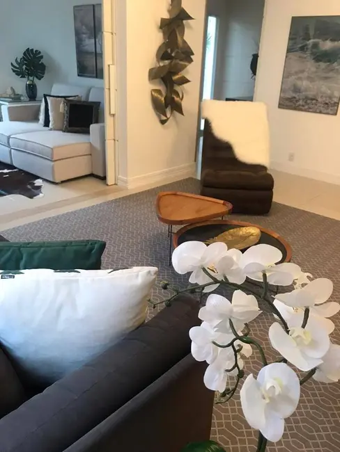 Casa com 4 quartos para alugar, 450m2 em Jurerê, Florianopolis - SC - imagem 7 Foto 7 de Casa com 4 quartos para alugar, 450m2 em Jurerê, Florianopolis - SC