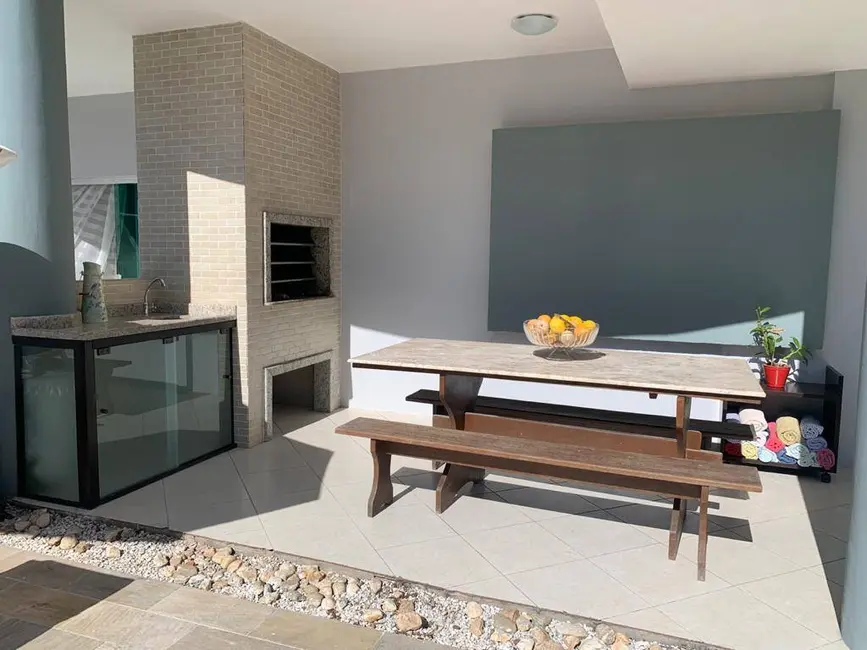 Foto 2 de Casa com 6 quartos para alugar, 380m2 em Jurerê Internacional, Florianopolis - SC