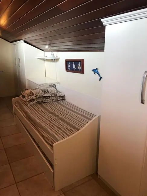 Foto 2 de Casa com 4 quartos para alugar, 290m2 em Jurere Internacional, Florianopolis - SC