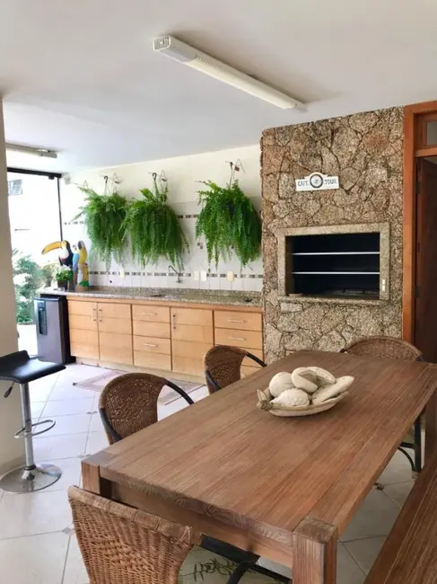 Foto 1 de Casa com 4 quartos para alugar, 290m2 em Jurere Internacional, Florianopolis - SC