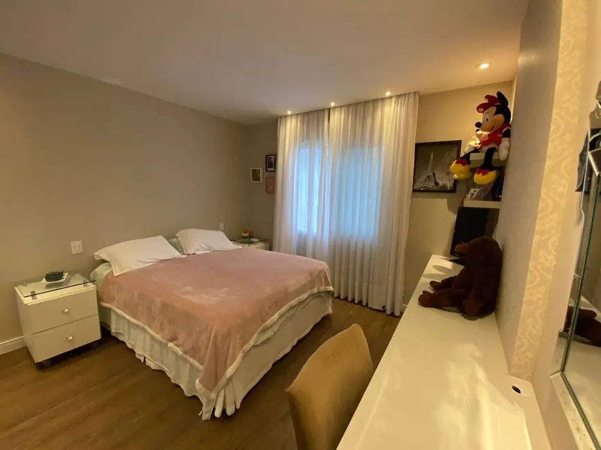 Foto 21 de Casa com 5 quartos para alugar, 280m2 em Jurerê, Florianopolis - SC