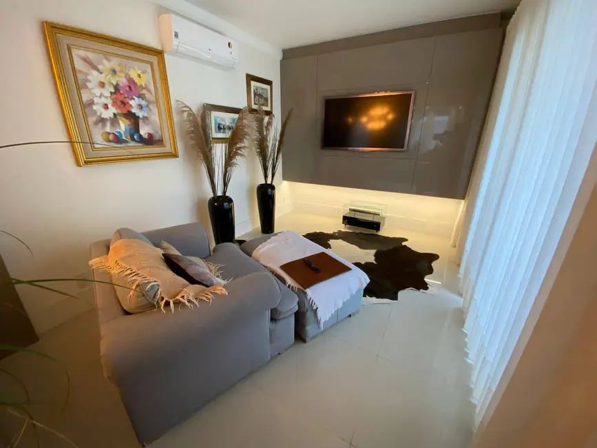 Foto 14 de Casa com 5 quartos para alugar, 280m2 em Jurerê, Florianopolis - SC