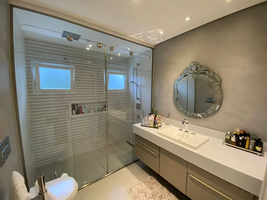 Foto 10 de Casa com 5 quartos para alugar, 280m2 em Jurerê, Florianopolis - SC