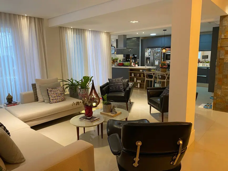 Foto 33 de Casa com 5 quartos para alugar, 280m2 em Jurerê, Florianopolis - SC