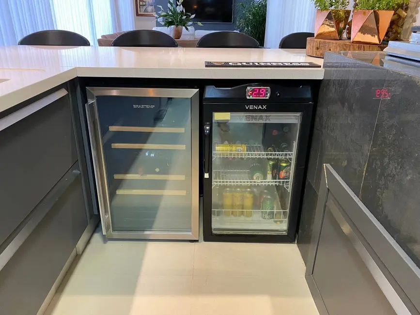 Casa com 5 quartos para alugar, 280m2 em Jurerê, Florianopolis - SC - imagem 3 Foto 3 de Casa com 5 quartos para alugar, 280m2 em Jurerê, Florianopolis - SC