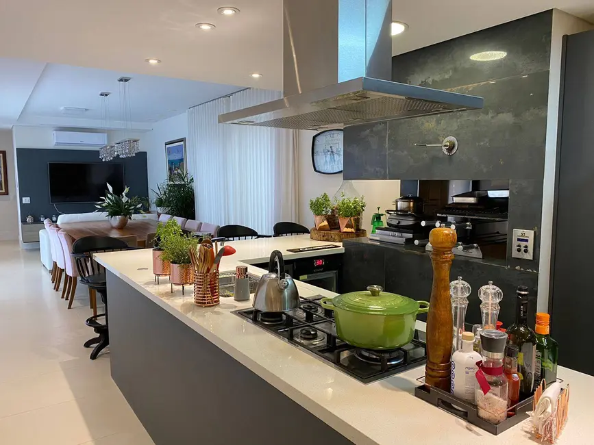 Casa com 5 quartos para alugar, 280m2 em Jurerê, Florianopolis - SC - imagem 5 Foto 5 de Casa com 5 quartos para alugar, 280m2 em Jurerê, Florianopolis - SC