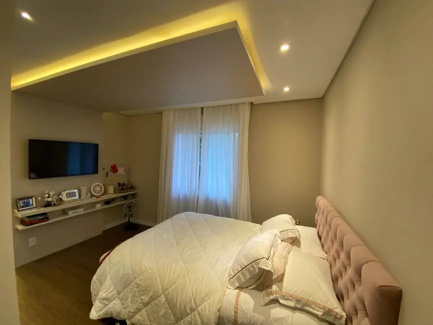 Foto 16 de Casa com 5 quartos para alugar, 280m2 em Jurerê, Florianopolis - SC