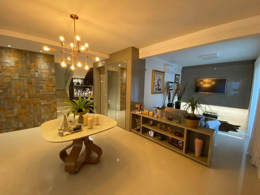 Foto 48 de Casa com 5 quartos para alugar, 280m2 em Jurerê, Florianopolis - SC