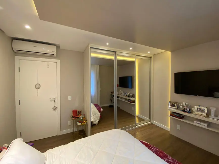 Foto 49 de Casa com 5 quartos para alugar, 280m2 em Jurerê, Florianopolis - SC