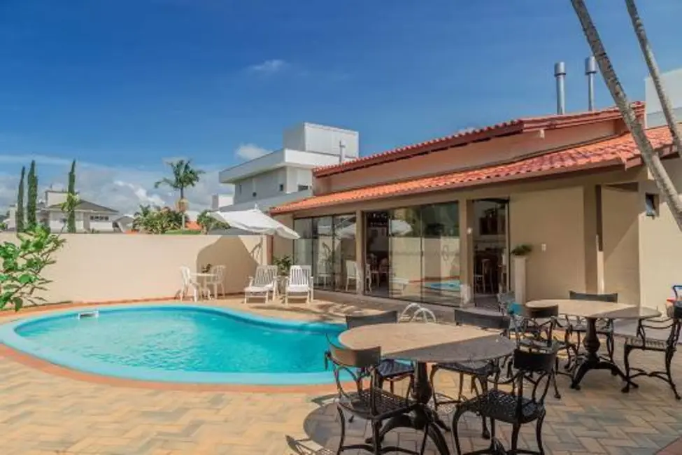 Foto 21 de Casa com 4 quartos para alugar, 280m2 em Jurerê Internacional, Florianopolis - SC