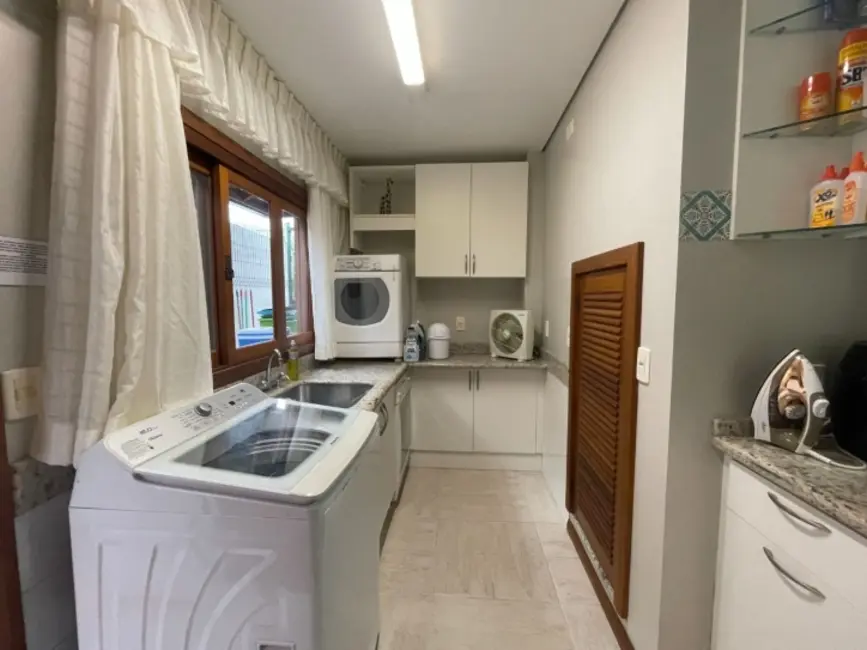 Foto 12 de Casa com 6 quartos para alugar, 320m2 em Jurerê, Florianopolis - SC