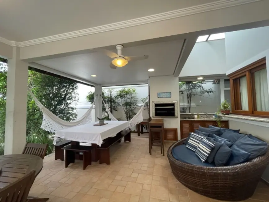 Casa com 6 quartos para alugar, 320m2 em Jurerê, Florianopolis - SC - imagem 5 Foto 5 de Casa com 6 quartos para alugar, 320m2 em Jurerê, Florianopolis - SC