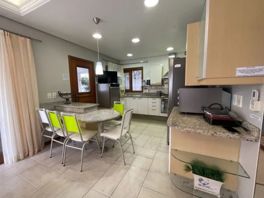 Foto 15 de Casa com 6 quartos para alugar, 320m2 em Jurerê, Florianopolis - SC