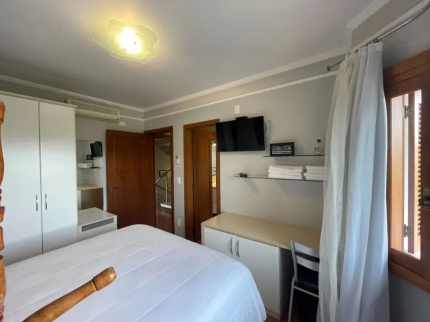 Foto 37 de Casa com 6 quartos para alugar, 320m2 em Jurerê, Florianopolis - SC