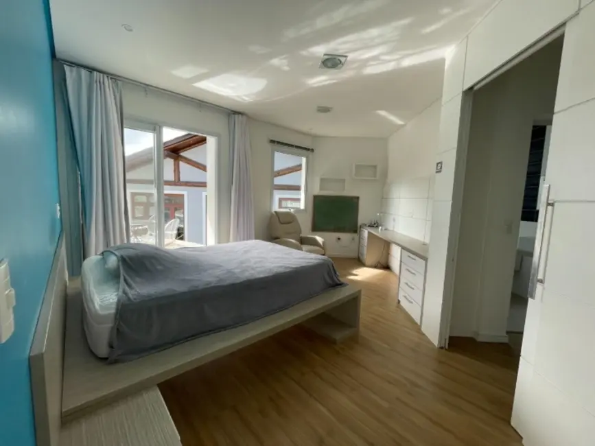 Foto 18 de Casa com 4 quartos para alugar, 400m2 em Jurerê, Florianopolis - SC