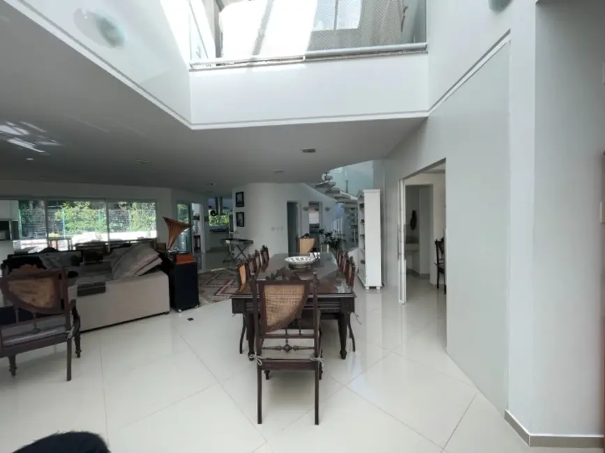 Casa com 4 quartos para alugar, 400m2 em Jurerê, Florianopolis - SC - imagem 4 Foto 4 de Casa com 4 quartos para alugar, 400m2 em Jurerê, Florianopolis - SC
