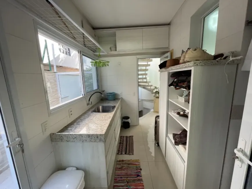 Foto 39 de Casa com 4 quartos para alugar, 400m2 em Jurerê, Florianopolis - SC