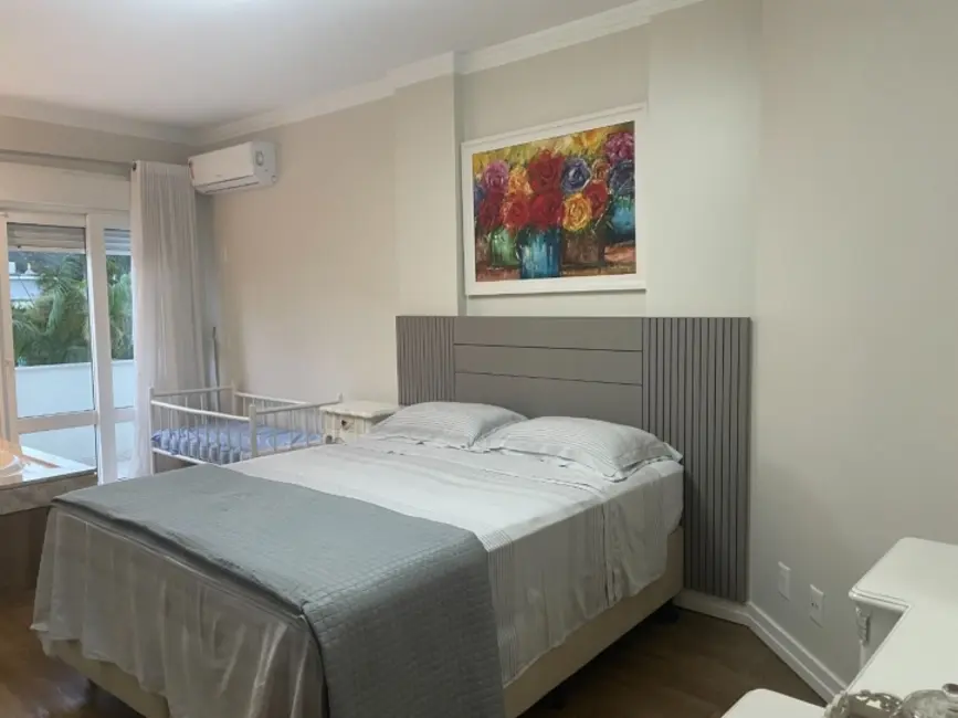 Casa com 4 quartos para alugar, 258m2 em Jurerê Internacional, Florianopolis - SC - imagem 8 Foto 8 de Casa com 4 quartos para alugar, 258m2 em Jurerê Internacional, Florianopolis - SC