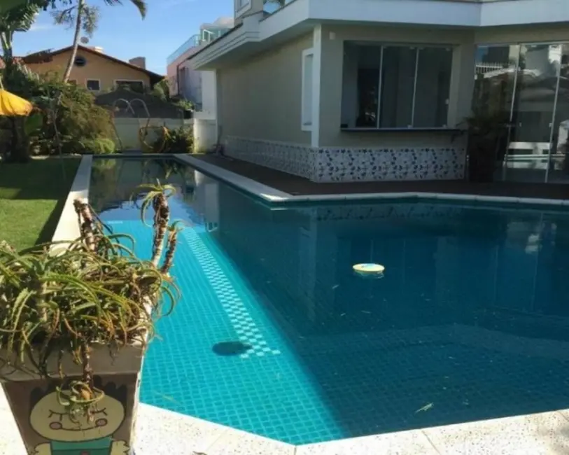 Casa com 5 quartos à venda e para alugar, 420m2 em Jurerê Internacional, Florianopolis - SC - imagem 9 Foto 9 de Casa com 5 quartos à venda e para alugar, 420m2 em Jurerê Internacional, Florianopolis - SC