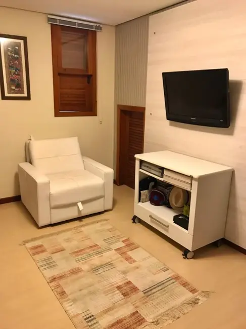 Casa com 4 quartos para alugar, 290m2 em Jurerê Internacional, Florianopolis - SC - imagem 3 Foto 3 de Casa com 4 quartos para alugar, 290m2 em Jurerê Internacional, Florianopolis - SC