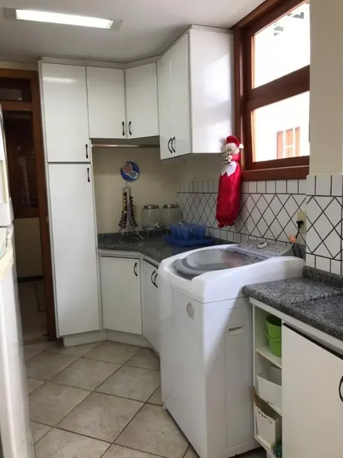 Casa com 4 quartos para alugar, 290m2 em Jurerê Internacional, Florianopolis - SC - imagem 8 Foto 8 de Casa com 4 quartos para alugar, 290m2 em Jurerê Internacional, Florianopolis - SC