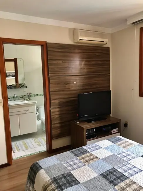 Casa com 4 quartos para alugar, 290m2 em Jurerê Internacional, Florianopolis - SC - imagem 6 Foto 6 de Casa com 4 quartos para alugar, 290m2 em Jurerê Internacional, Florianopolis - SC