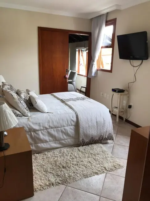 Casa com 4 quartos para alugar, 290m2 em Jurerê Internacional, Florianopolis - SC - imagem 7 Foto 7 de Casa com 4 quartos para alugar, 290m2 em Jurerê Internacional, Florianopolis - SC