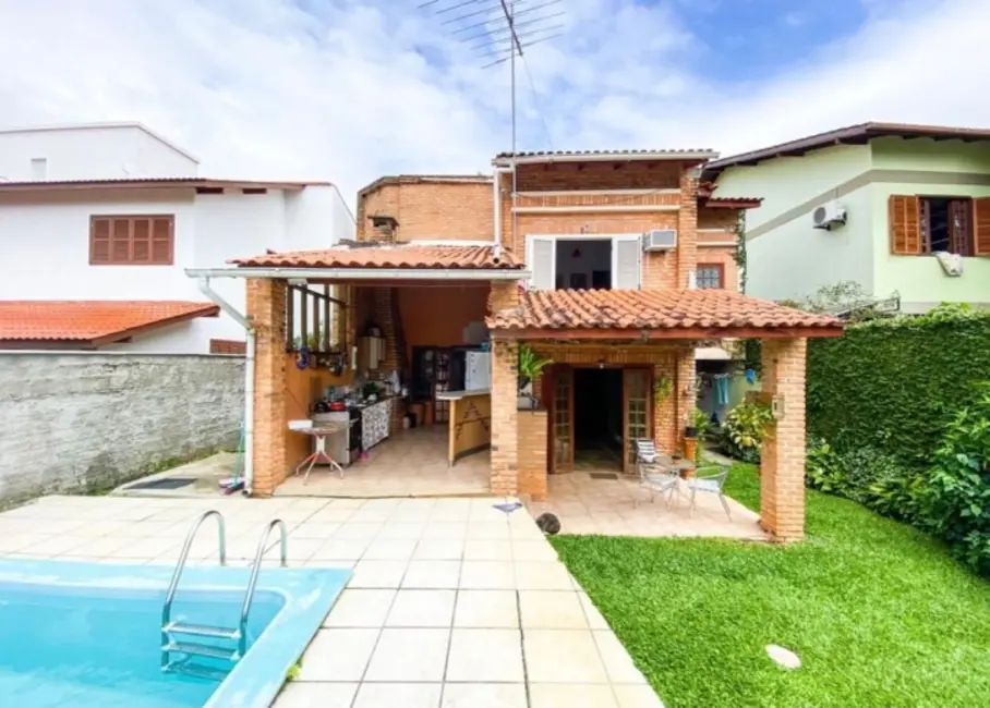 Foto 1 de Casa com 4 quartos à venda, 260m2 em João Paulo, Florianopolis - SC